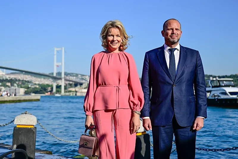2-gunluk-turkiye-ziyareti-tamam-belcika-kralicesi-mathilde-ulkeden-ayrildi-iste-gerceklesen-temaslari-1778605829878.jpeg 2 günlük Türkiye ziyareti tamam: Belçika Kraliçesi Mathilde ülkeden ayrıldı | İşte gerçekleşen temasları-5