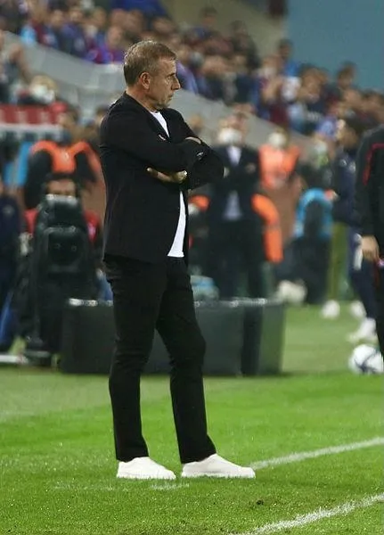 trabzonspor-teknik-direktoru-abdullah-avci-sampiyonluga-inaniyorum-1634498495316.jpeg Trabzonspor Teknik Direktörü Abdullah Avcı: Şampiyonluğa inanıyorum-3