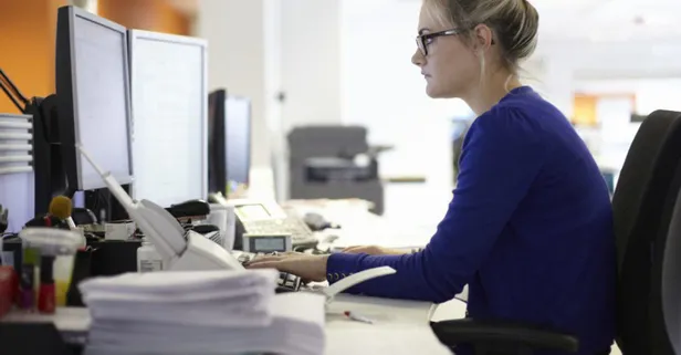 Pazartesi kamu devlet kurumları açık mı? 15 Mayıs Pazartesi resmi tatil mi? PTT, banka, hastane, noter, sağlık ocağı açık mı, kapalı mı? 15 Mayıs özel sektöre tatil mi?