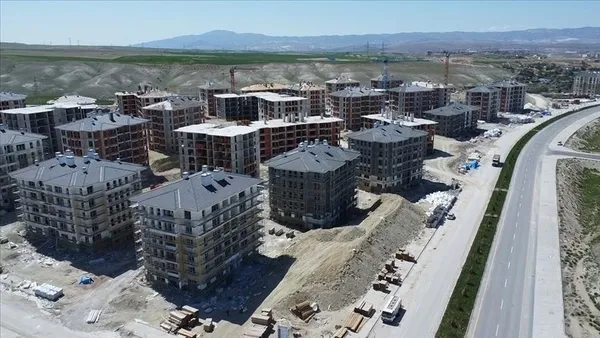 konutta-faiz-indirimi-beklentisi-firsatcilari-harekete-gecirdi-ya-ilan-kaldiriyor-ya-da-fiyat-yukseltiyorlar-1670404504419.jpeg Konutta faiz indirimi beklentisi fırsatçıları harekete geçirdi! Önce ilan kalkıyor sonra fiyat artıyor-3