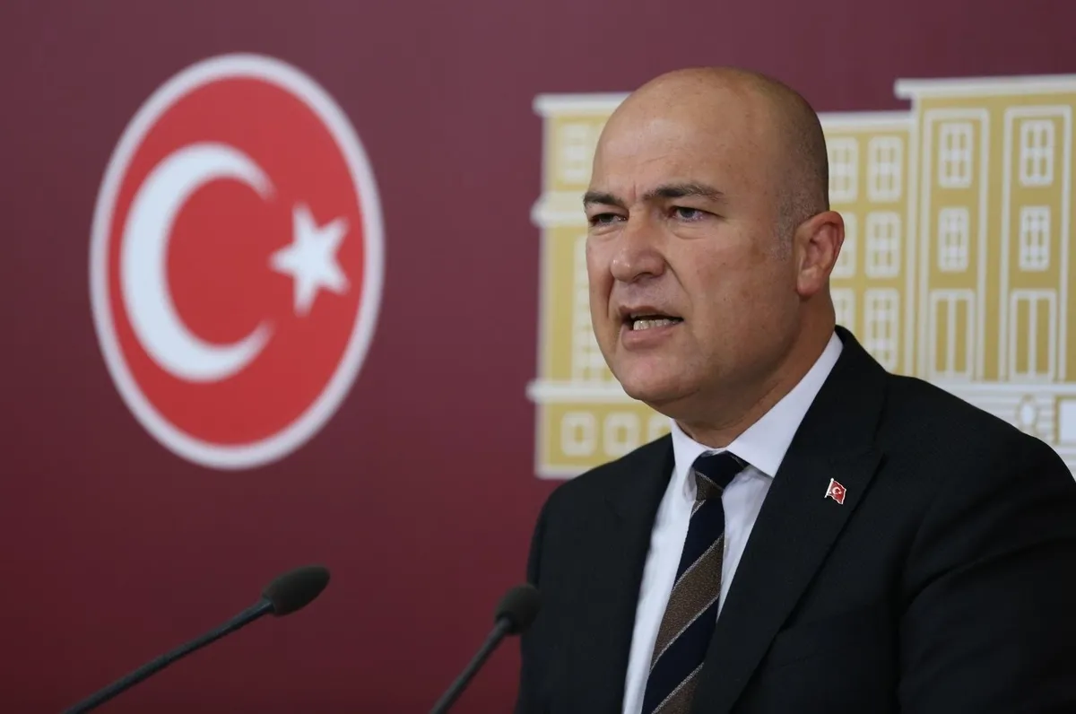 ozgur-ozelin-yeni-parti-ilanina-tepki-bu-fikir-degil-koltuk-ayrismasi-1784647705426.jpeg Özgür Özel’e CHP’den ilk tepki: Bu fikir değil koltuk ayrışması-6