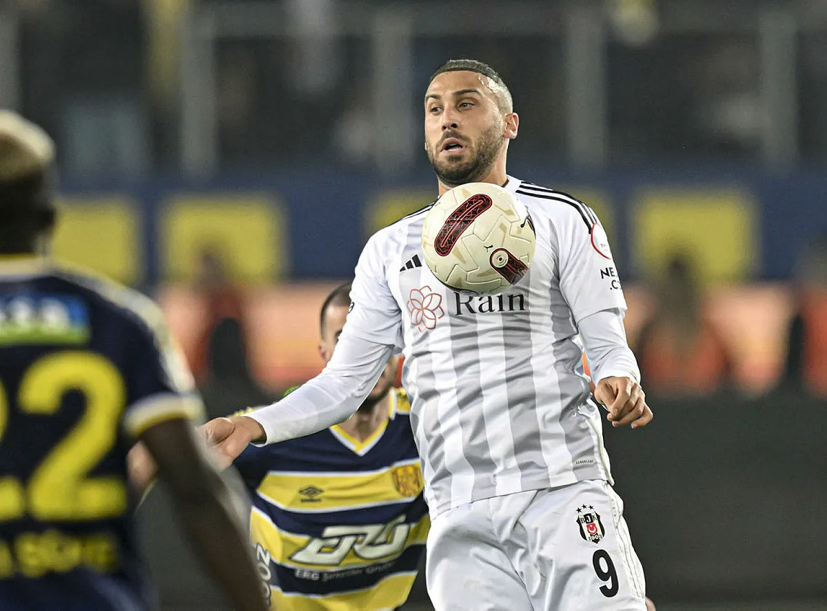 Beşiktaş - Fenerbahçe derbisinde 11'ler belirlendi! Stoperde sürpriz kararlar - 30