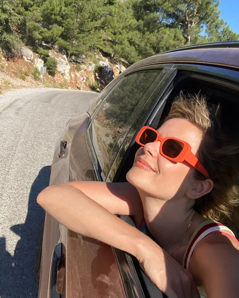 burcu-biricikten-bebekte-bayram-aciklamasi-tarzi-dikkat-cekti-1774421317320.jpg Burcu Biricik'ten samimi bayram itirafı: Bebek sokaklarında tarzını konuşturdu!-5