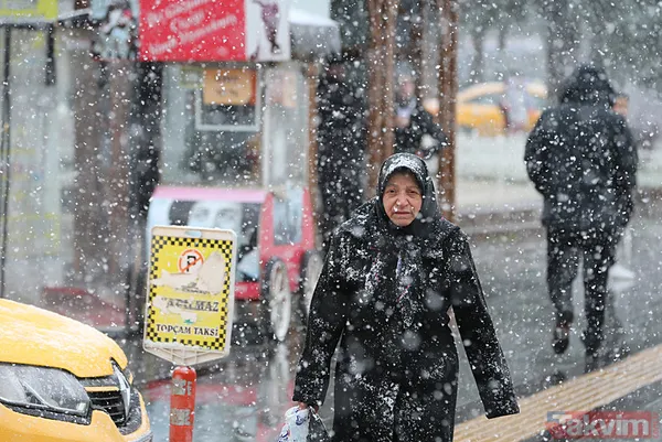 Soğuk Ve Kar Yağışı Yurt Genelini Sarmış Durumda Türkiye'nin Pek Çok Bölgesinde Etkili Olan Soğuk Hava, Özellikle Gece Saatlerinden İtibaren Kendini Göstermeye...