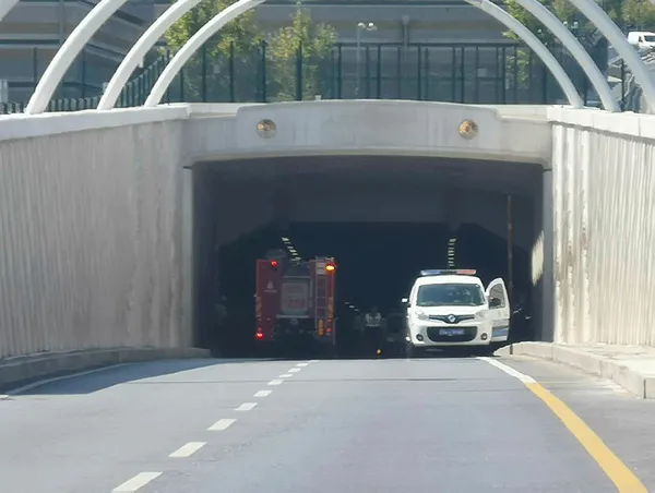 Son dakika: Avrasya Tüneli kaza nedeniyle trafiğe kapatıldı-1