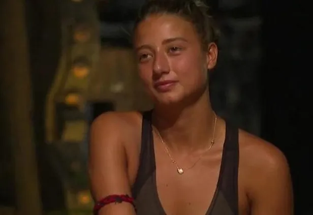 Survivor Aleyna yarışmadaki masum kız imajını kenara attı sütyensiz klip çekti! Bedelini ödeyen Aleyna Kalaycıoğlu fena-2