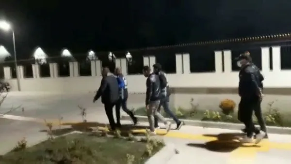 Ümraniye'de tünel kapatarak araç üzerinde dans eden sürücülere ceza kesildi-2