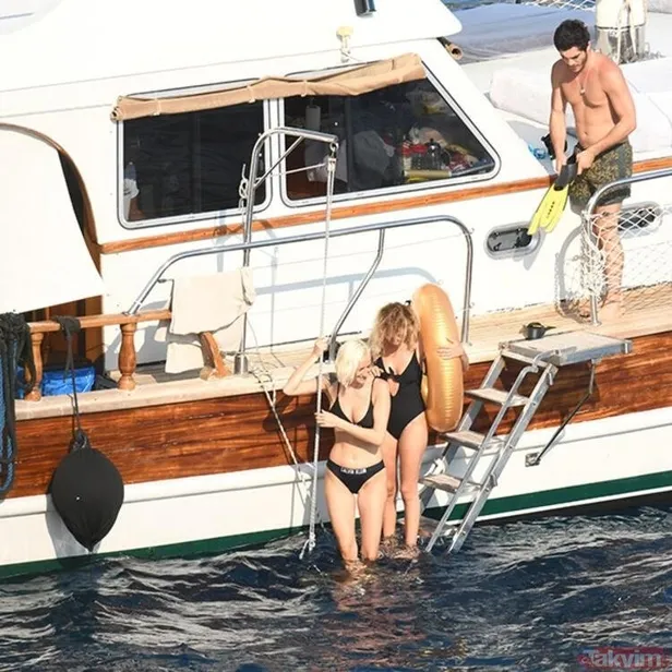 Burak Deniz'le aşkı tam gaz devam eden Didem Soydan'ın tekne tatilinde yaşadığı zor anlar! Saklanmaya çalışırken...-5