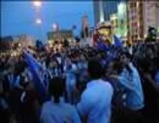 Taksim'de Kolbastılı Kutlama