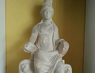 1700 yaşındaki ana tanrıça Kybele, ana vatanı Türkiye’ye dönüyor