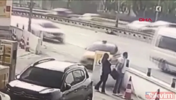 İstanbul'da korkunç kaza kamerada! Bakırköy'de bariyerlere çarpan motosiklet sürücüsü hayatını kaybetti - 7