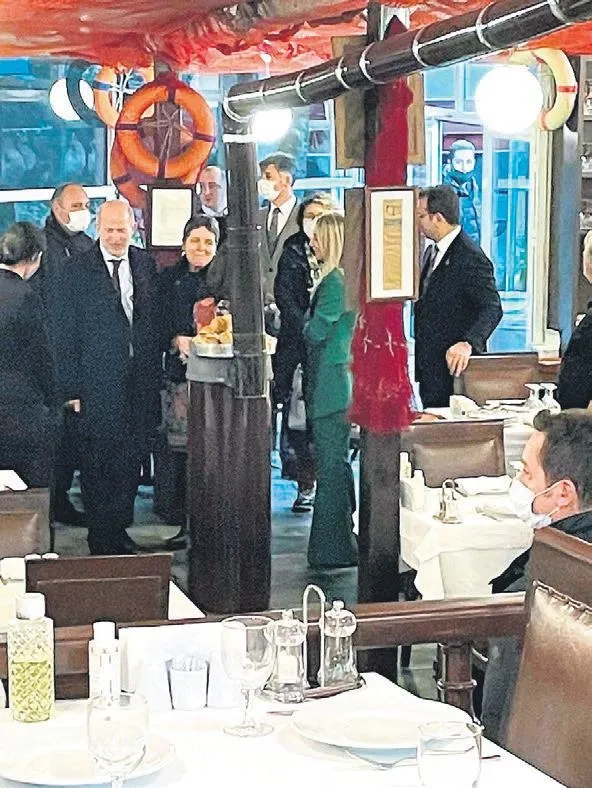 sosyal-medyadan-tanisip-sevgili-olan-kadinin-hayati-karardi-sevgilisine-tam-465-bin-lirasini-kaptirdi-1655503635950.jpeg Sosyal medyadan tanışıp sevgili olan kadının hayatı karardı! Sevgilisine tam 465 bin lirasını kaptırdı-7