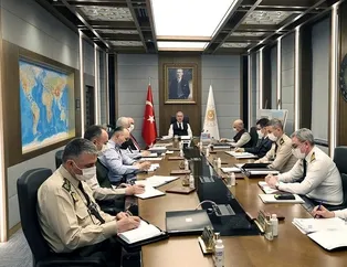Bakan Akar’dan komutanlarla kritik toplantı! Ukrayna...