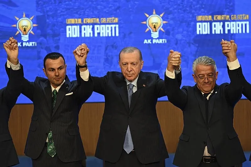 AK Parti'ye katılan isimler hangileri? AK Parti'ye katılan milletvekili ve belediye başkanları kimler, hangi partiden?