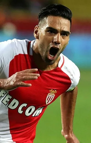 Radamel Falcao Galatasaray'a göz kırptı! Sosyal medya sallayan yorum: Cimbombom