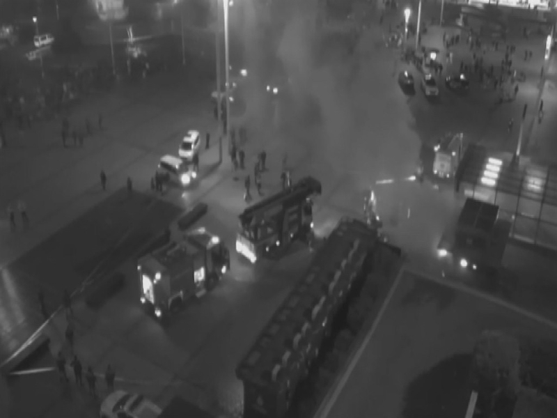 taksim-metro-istasyonunda-yangin-panigi-kapatilan-cumhuriyet-tuneli-yeniden-aciildi-1776193801570.jpeg Taksim Metro İstasyonu'nda yangın paniği: Kapatılan Cumhuriyet Tüneli yeniden açııldı-3