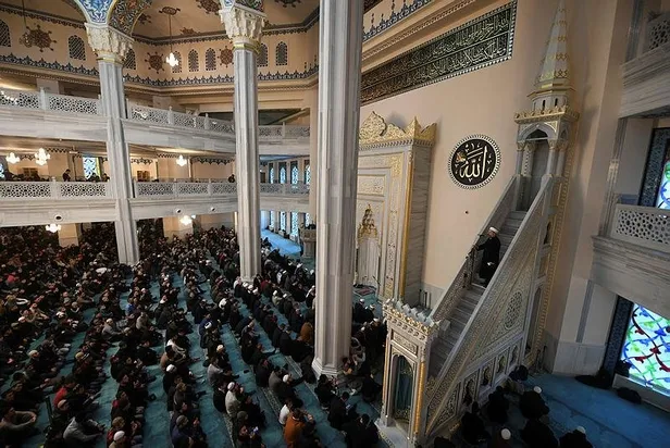 diyanet-isleri-baskani-ali-erbas-moskova-merkez-camisinde-cuma-namazi-kildirdi-1670598341291.jpeg Diyanet İşleri Başkanı Ali Erbaş, Moskova Merkez Camisi’nde cuma namazı kıldırdı-7