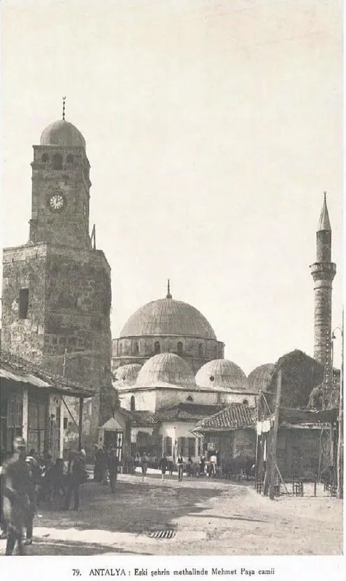 1654553082231.jpeg Antalya'da restorasyonu yapılan tarihi kaleye ait saatlerin çalınarak, yerine plastiklerin takıldığı anlaşıldı-2