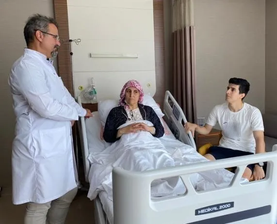 annesi-icin-kariyerini-feda-etti-futbolcu-murat-turanin-sozleri-kalplere-dokundu-bundan-ote-bir-gurur-olamaz-1692049874172.jpeg Annesi için kariyerini feda etti! Futbolcu Murat Turan'ın sözleri kalplere dokundu: Bundan öte bir gurur olamaz-4