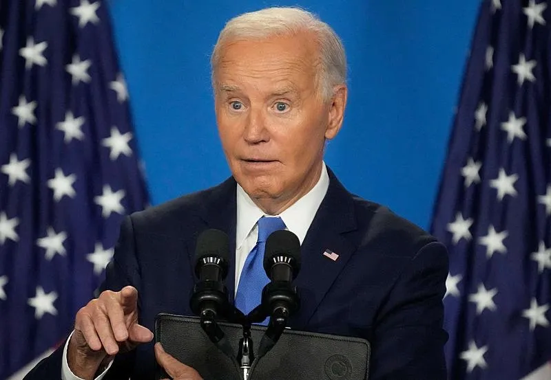 ABD Başkanı Joe Biden'dan bir gaf daha! Ukrayna Devlet Başkanı Zelenski'yi kürsüye Putin olarak davet etti-6