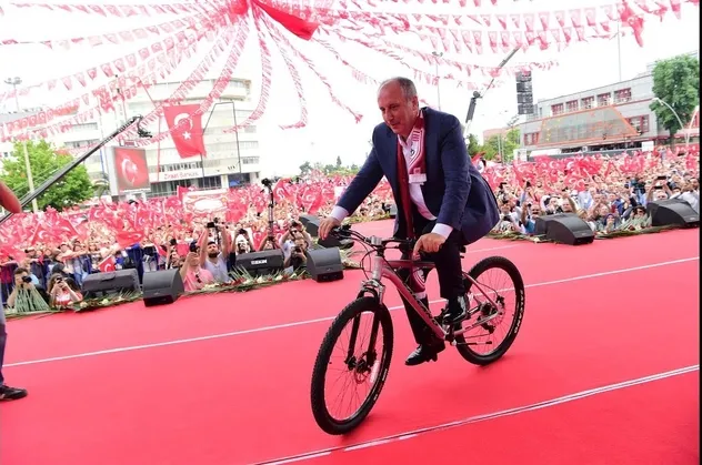 Muharrem İnce'nin uçan bisikleti!