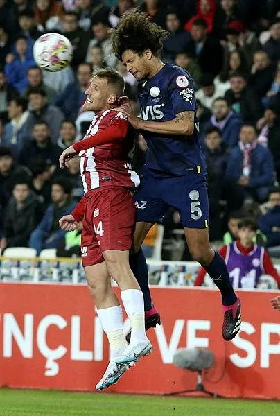 ziraat-turkiye-kupasinin-finalisti-rovansta-belli-olacak-fenerbahce-sivasspor-karsilasmasinda-gol-sesi-cikmadi-1683142668791.jpeg Ziraat Türkiye Kupası'nın finalisti rövanşta belli olacak! Fenerbahçe-Sivasspor karşılaşmasında gol sesi çıkmadı-8