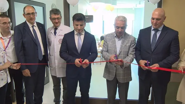 basaksehir-cam-ve-sakura-sehir-hastanesinde-6-derslikli-hastane-sinifi-acildi-1663337572787.jpg Başakşehir Çam ve Sakura Şehir Hastanesi'nde 6 derslikli hastane sınıfı açıldı-2