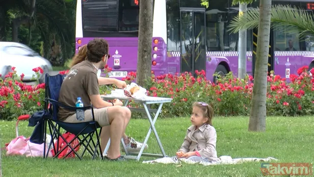 Kısıtlamasız ikinci hafta sonunda Caddebostan Sahili'nde dikkat çeken kalabalık