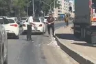 İzmir trafiğinde "para" alarmı: Desteler yola savruldu