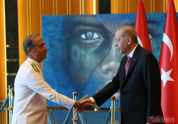 Külliye'de '30 Ağustos' kabulleri! Başkan Erdoğan'dan Türkiye'nin ilk kadın amirali Gökçen Fırat'a: Sen benim hemşehrimdin he? - 25