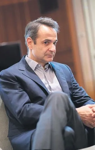 Yunan'ın ayarı bozuldu! Köşeye sıkışan Miçotakis Fransa’ya tavizler vermeye başladı...