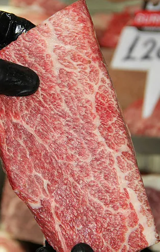 Bu etin kilosu 10 bin lira! Yurt dışından gelen arabasını teklif eden bile var!