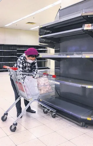 Koronavirüsün mutasyona uğradığını açıklayan İngiltere'de gıda sıkıntısı başladı