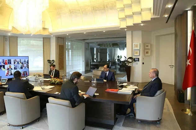 Son dakika: AK Parti MYK, Başkan Erdoğan liderliğinde video konferans ile toplandı