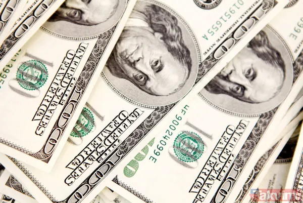 Bitcoin'in Toplam Piyasa Hacmi İse Yaklaşık 45 Milyar Dolarlık Artışla 921 Milyar Dolardan, 966 Milyar Dolara Yükseldi.