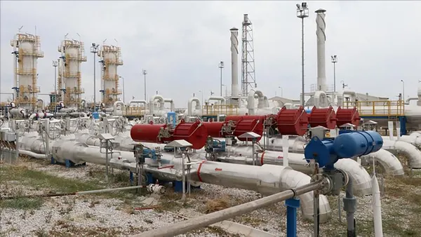 son-dakika-karadeniz-gazi-iletim-hattina-verildi-enerji-ve-tabii-kaynaklar-bakani-fatih-donmez-persembe-karaya-1681731763563.jpg Son dakika: Karadeniz gazı iletim hattına verildi! Enerji ve Tabii Kaynaklar Bakanı Fatih Dönmez: Perşembe karaya çıkacak-11