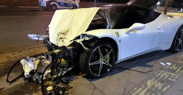 Ankara'da lüks otomobil taksiye çarptı: 1 ölü