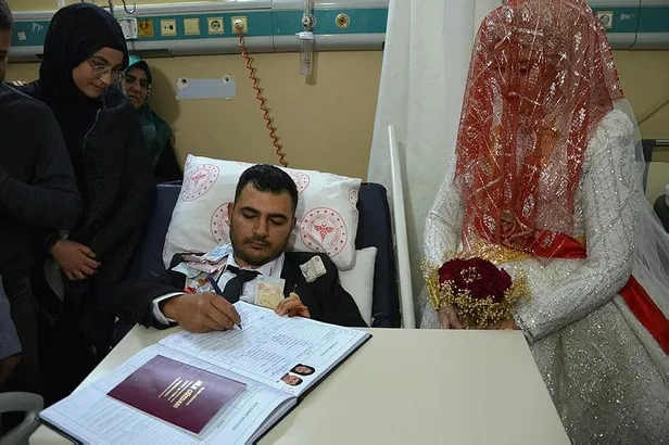 sanliurfada-hastanede-dugun-kaza-yapan-damat-hastanede-evlendi-1672144695404.jpeg Şanlıurfa'da hastanede nikah: Kaza yapan damat böyle evlendi-3