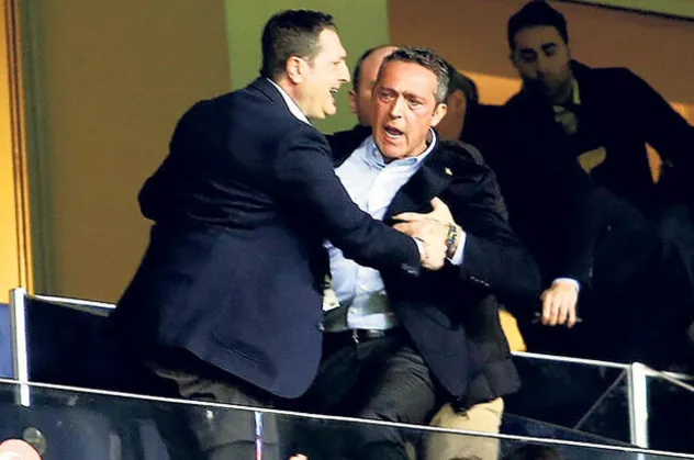 Fenerbahçe Başkanı Ali Koç taraftarlarla tartışmıştı! Neden tribünden atladı? İşte cevabı...