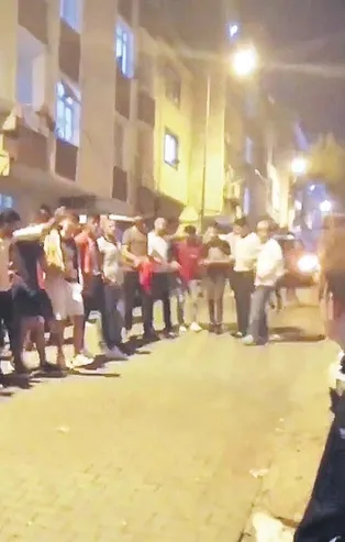 Yasağa uymadılar Kovid-19'a rağmen halay çektiler