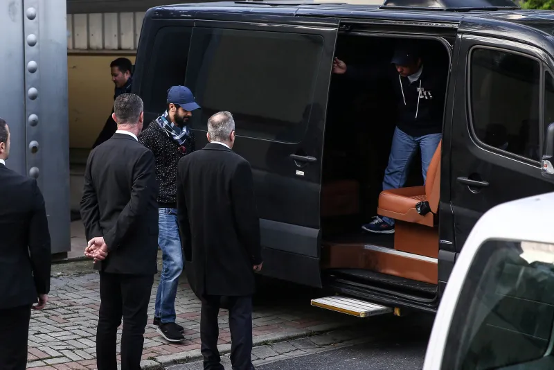 Suudi Arabistan Konsolosluğu önünde hareketli anlar! - 10