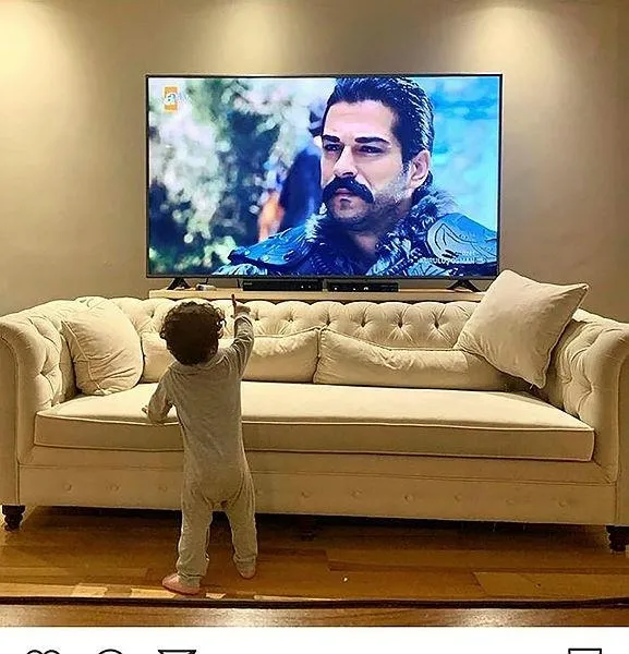 Burcu Esmersoy, Çağla Şıkel, Murat Dalkılıç, Özge Ulusoy... Karan Özçivit tek paylaşımıyla yaktı geçti-5