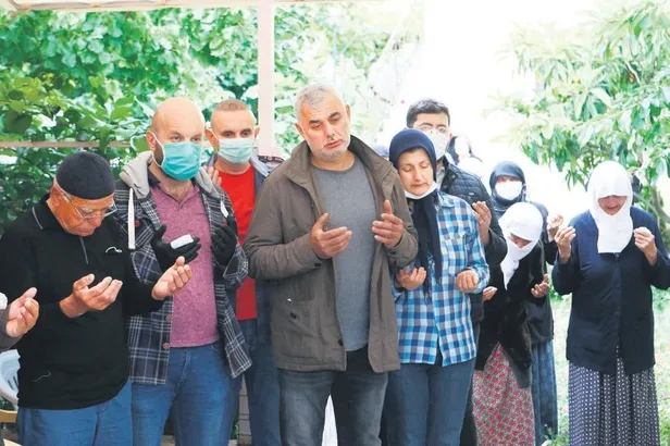 abdde-nehirde-bogulan-umut-felik-corumda-son-yolculuguna-ugurlandi-1592266512620.jpeg ABD’de nehirde boğulan Umut Felik Çorum'da son yolculuğuna uğurlandı-2