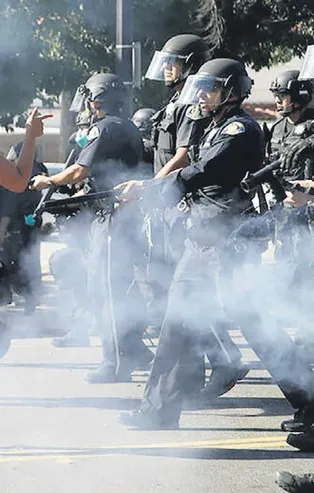 ABD'de George Floyd için düzenlenen eylemlerde öfke dinmedi! Protestocular Beyaz Saray’a yürüdü...