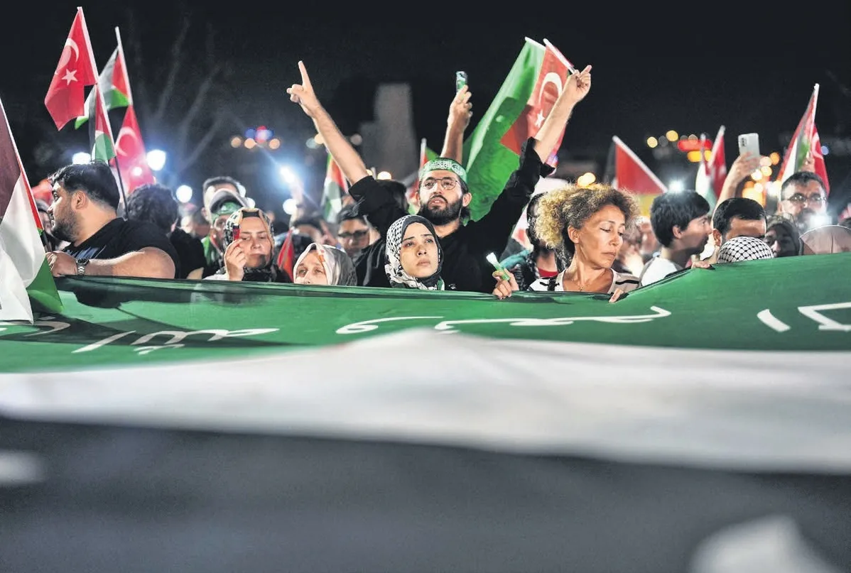 Gazze için ışığı yaktık