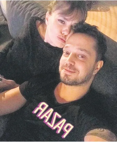 Aslı Enver ile Murat Boz’un hayranları “AsMur” ormanı kurdu-1