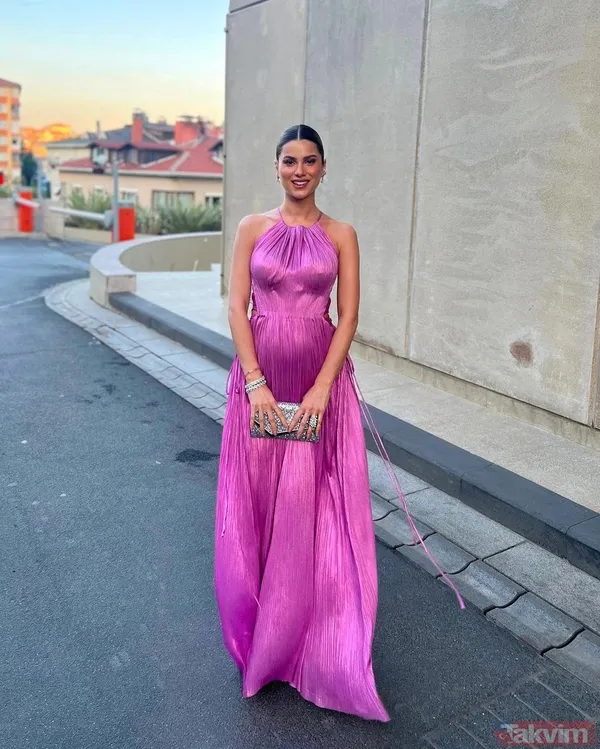 5 aylık hamile olan Nazlı Sabancı “Hamile stilim” diyerek derin dekoltesiyle karnı burnunda paylaştı! Arzu Sabancı’nın gelini... - 23