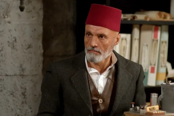 kilic-kinindan-cikti-payitaht-abdulhamid-133-bolum-fragmani-mudahil-olanlar-tek-tek-avlaniyor-1609533142427.jpg Kılıç kınından çıktı! Payitaht Abdülhamid 133. bölüm fragmanı: Müdahil olanlar tek tek avlanıyor!-6