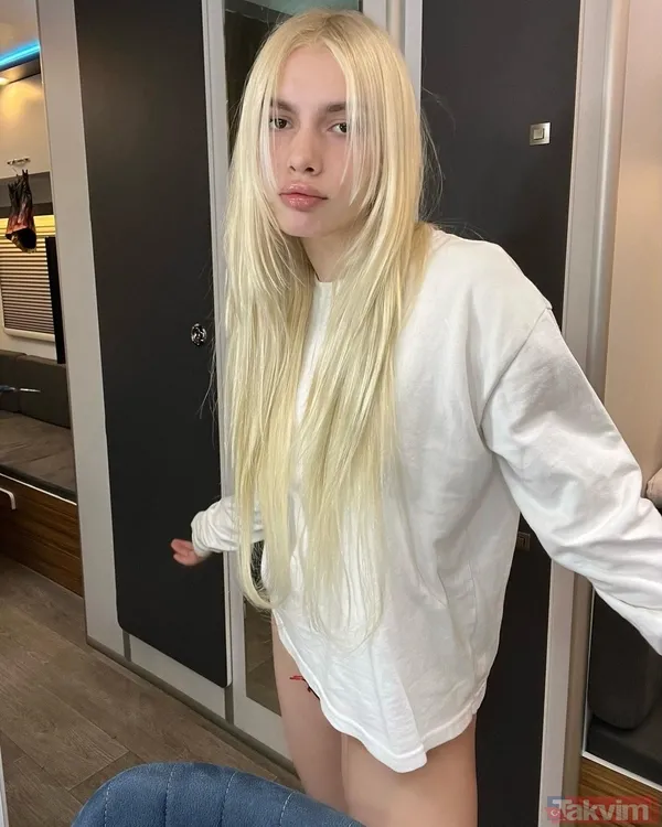 Aleyna Tilki’den yatak pozu! Dekolteli sateniyle yüzüstü uzandı! İlk yorum sıkı dostu Serel Yereli’den geldi! Herkes onu konuştu - 6