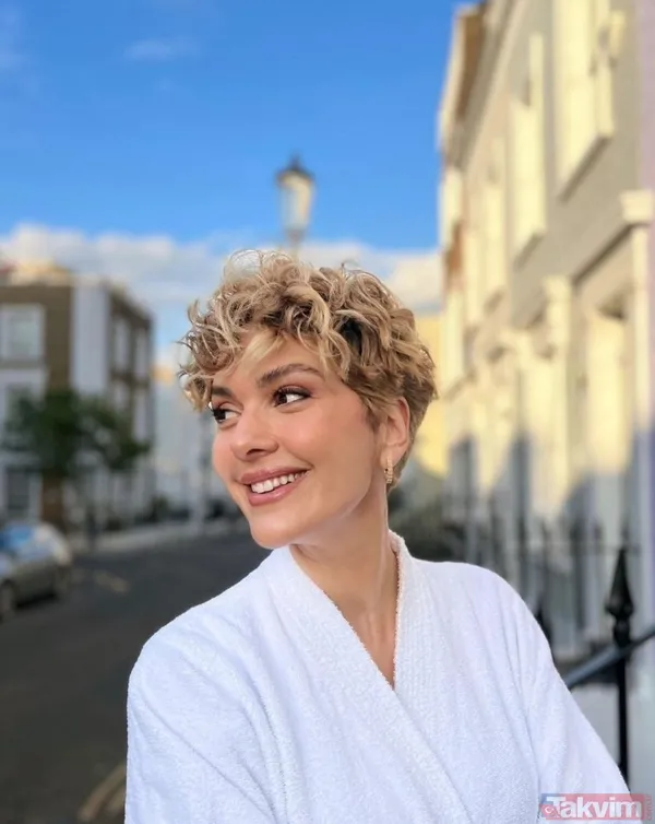 Halit Ergenç'in eşi Bergüzar Korel bu kez banyodan paylaştı! Bornozunu giyip ayna karşısına geçti! Çok merak edilen o soruyu cevapladı - 3